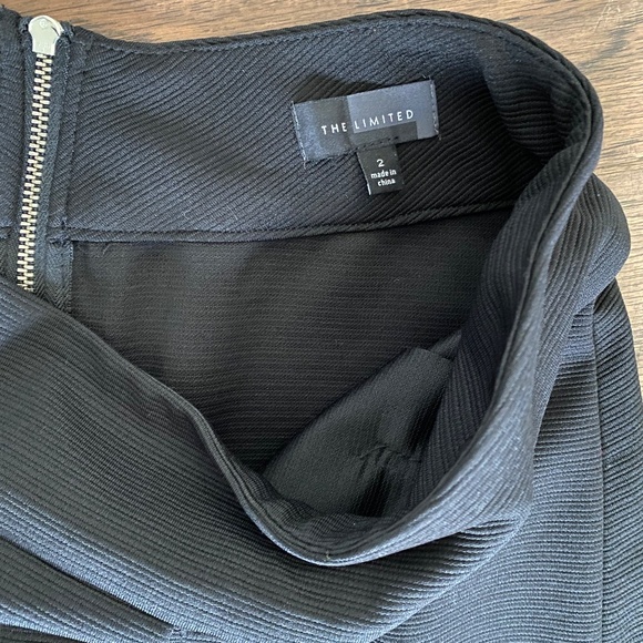 The Limited A-Line Short Skirt - Picture 2 of 3